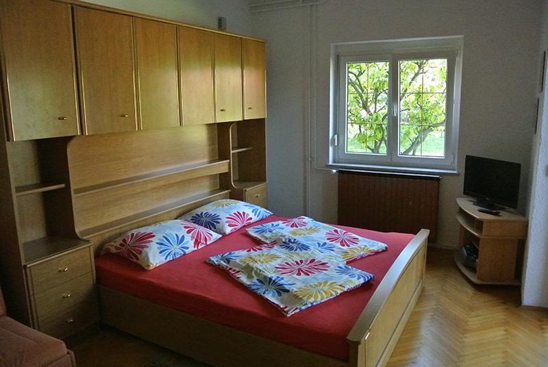 Apartmaji Nika إيزولا المظهر الخارجي الصورة